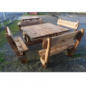 Table Carrée Carabin avec dossiers